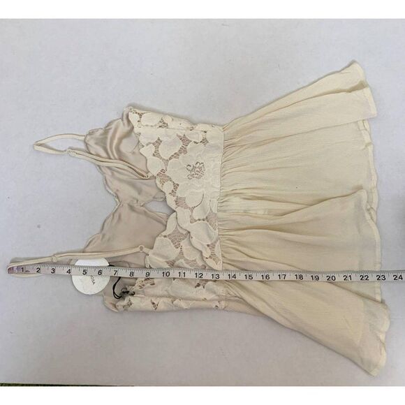 Tularosa Bryce Tank Xtra Small XS in Pale Blush Lace Cut Out $118 - Picture 4 of 8